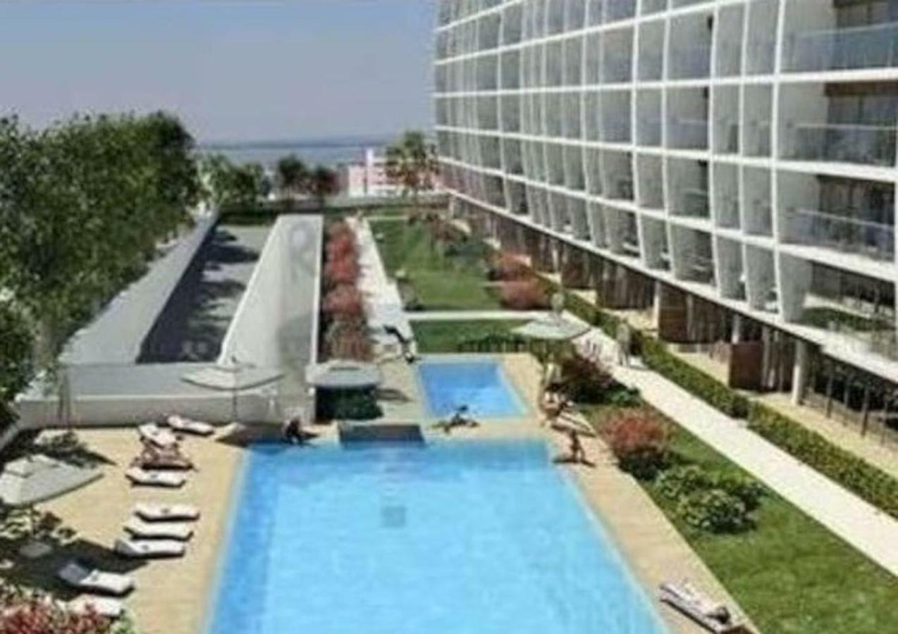 Lisbon Metro Pool Apartment Esterno foto